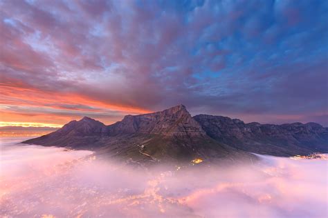 Beautiful Table Mountain Sunrise With Mist Photography Tours