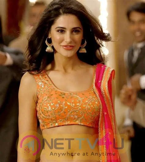 actress nargis fakhri hot and sexy stills 565555 galleries and hd images