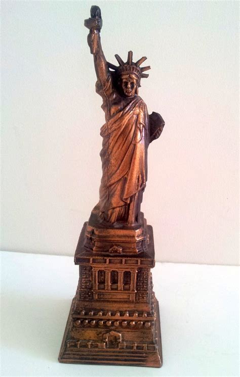 Vintage Statue Of Liberty Copper Souvenir Metal New York Coin
