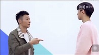 偶像練習生-李榮浩叮囑農農 這身高差哈哈哈 - YouTube