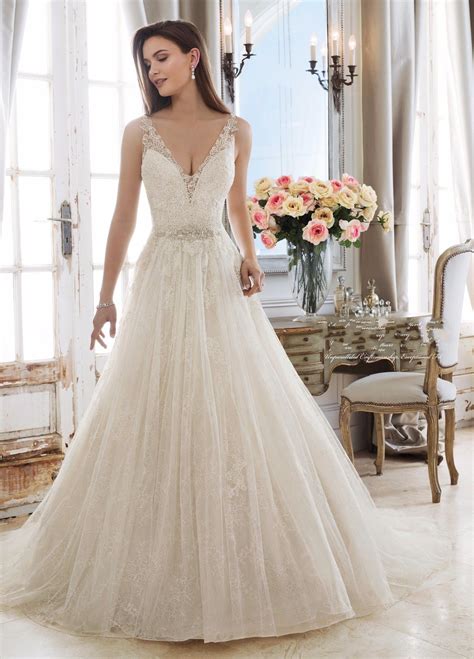 China Sleeveless Wedding Gowns Lace Tulle A Line Bridal Dresses 2018