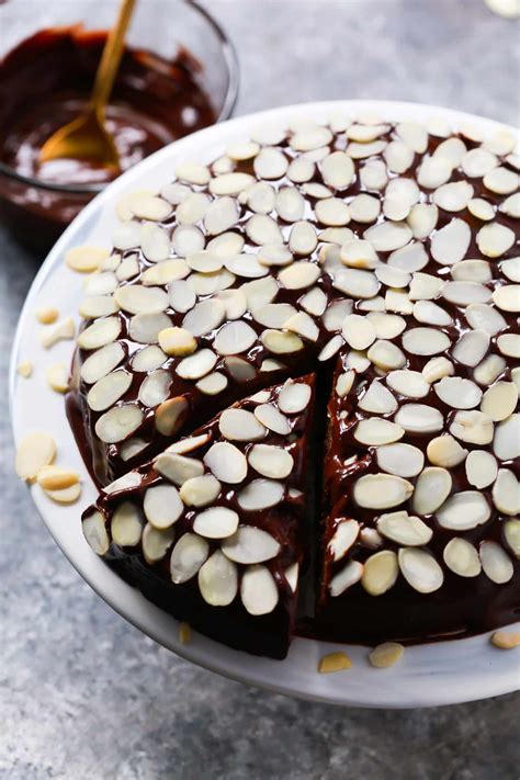 9 egg free dessert recipes. Low-carb Almond Flour Chocolate Cake - Primavera Kitchen