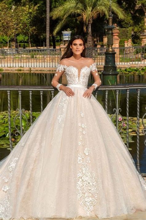 Designing your wedding dress on this online wedding dress design site is really fun because you can actually pick your own textures for your other wedding dress design sites allude to texture with the different dress styles, but flonga actually gives you a few different textures that you can actually try. Crystal Design 2017 Wedding Dresses - World of Bridal