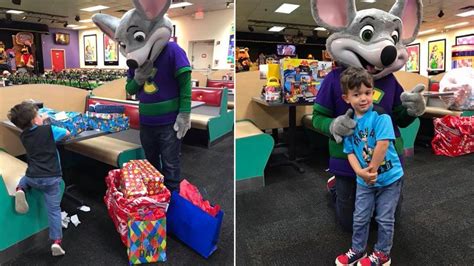 Chuck E Cheese Employees Did A Do Over Celebration When No One Showed