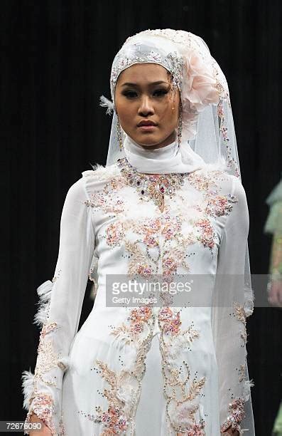 Islamic Fashion Festival Photos And Premium High Res Pictures Getty Images