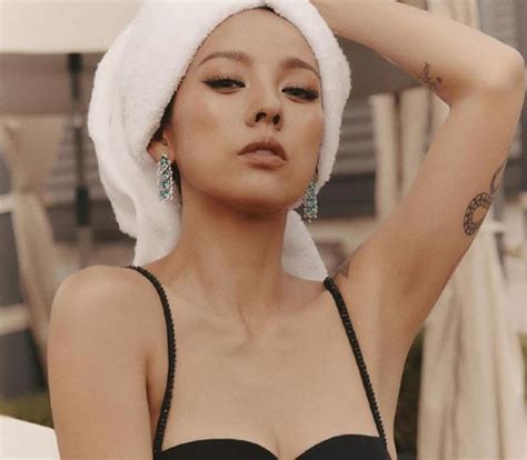 Lee Hyori và bộ ảnh bán nude táo bạo Đại Việt Sài Gòn