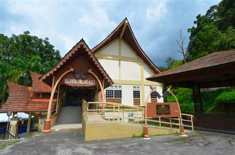 The orang asli museum is a museum in gombak, selangor, malaysia that showcases the history and tradition of the indigenous orang asli people. Orang Asli Museum editorial photo. Image of theater ...