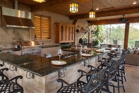 Outdoor Kitchen Cabinets And Furniture Ideas For The Patio Design