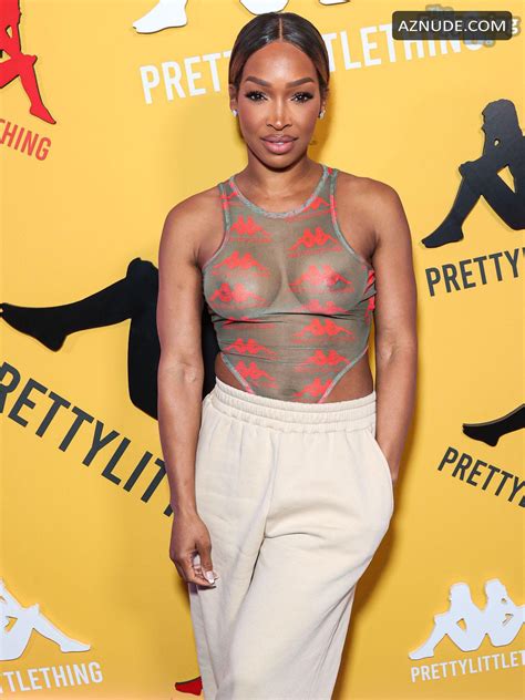 Malika Haqq Flashes Her Sexy Nude Boobs At The Prettylittlething X