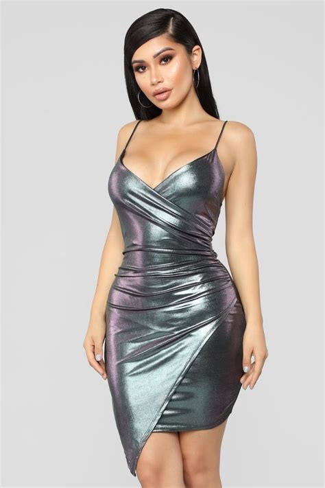 Pin By Claudia Marroquin On Fashion Metallic Dress Shiny Dresses Tight Dresses