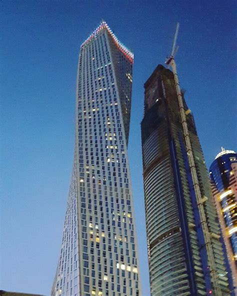 Cayan Tower Arquitectura