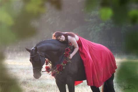 5 Tips For Choosing A Compelling Outfit For Your Equestrian Photo Shoot