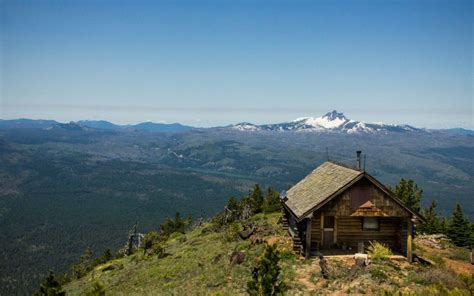 20 Isolated Cabins That Will Make You Want To Live In Solitude