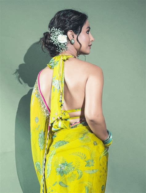Hina Khan In Backless Saree Rsareevsbikini