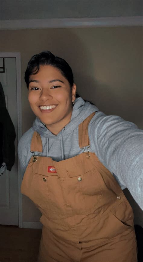 big buff lesbian icon🇬🇾🏳️‍🌈 on twitter the overalls finally fit me well so i can use them in