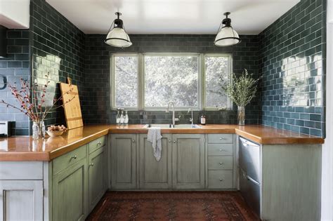 21 Best Green Kitchen Cabinet Ideas