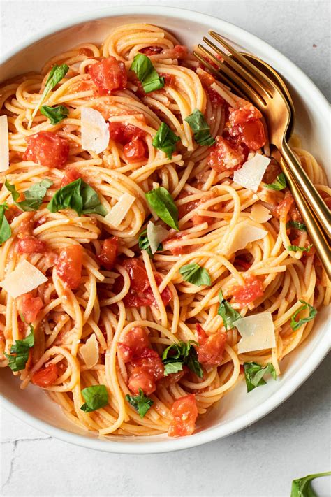 Minute Fresh Tomato Pasta Lexi S Clean Kitchen