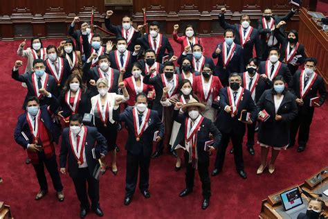 Juran nuevos congresistas de Perú para período 2021 2026 Spanish china