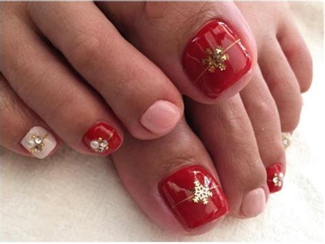 27 Holiday Fun Designs For Christmas Toe Nails Be Modish