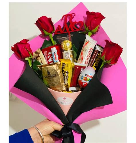 Details 300 Ramo De Rosas Con Chocolates Abzlocal Mx