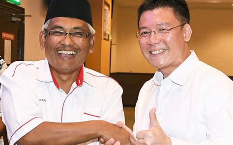 Jangan hina islam guan eng nga kor ming ditempelak. Aziz Bari comes out on top in Perak DAP polls | Free ...