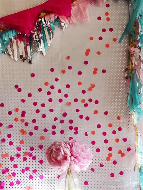 Fun Confetti Wall Without The Mess Diy Party Decorations Diy Party