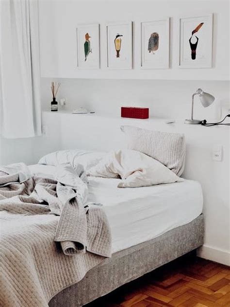 Il tessuto elasticizzato sul legno e fiocco sul retro del. Come decorare la parete dietro al letto: 5 idee | Westwing