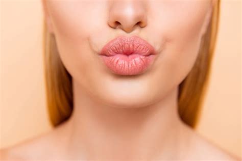 How To Get Fuller Lips Naturally 13 Tips And Products That Work Alive