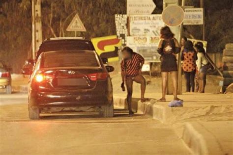 Prostitutas Angolanas à Caça De Clientes Em Pleno Estado De Emergência Portal De Noticias Online
