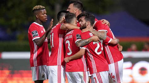 Jornal diário desportivo que segue toda a atualidade desportiva com independência e rigor jornalístico. Benfica Convocados Jogo FC Porto Liga NOS Futebol 3.ª Jor ...