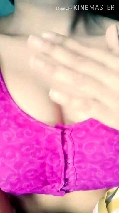 Desi Beautiful Bhabhi Showing Boob Free Porn 72 Xhamster