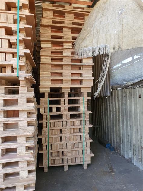 Plywood Pallets Everything Else On Carousell