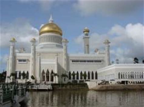 Sultan omar ali saifuddien mosque is an islamic mosque located in bandar seri begawan, the capital of the sultanate of brunei.… latitude and longitude of sultan omar ali saifuddin mosque. Mezquita de Omar Ali Saifuddin del sultán - EcuRed