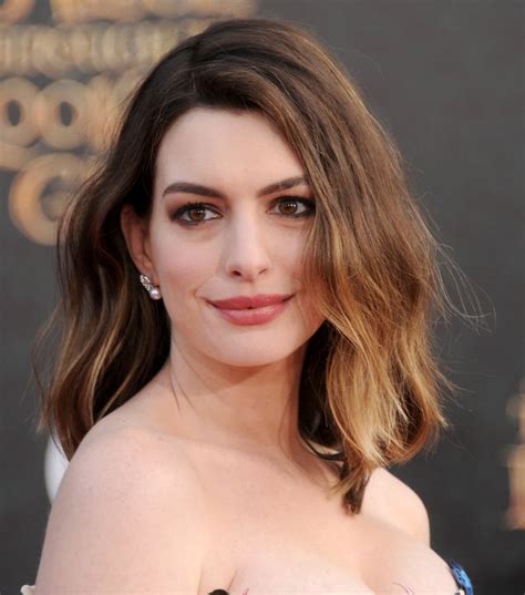 Anne Hathaway 2016 Anne Hathaway Best Beauty Looks Popsugar Beauty