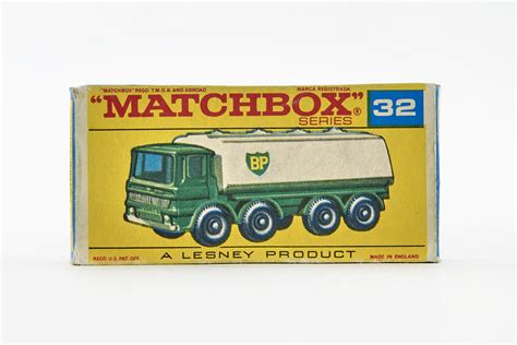 Matchbox 32 Leyland Petrol Tanker
