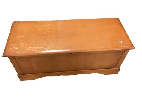 Lot Lane Cedar Chest With Key