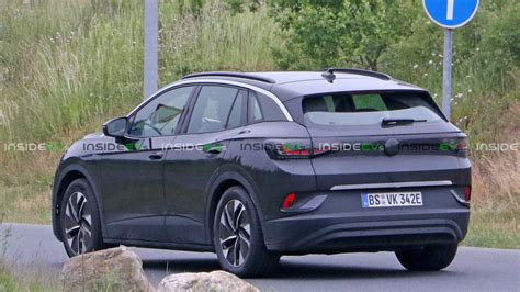 Volkswagen Still Testing Id4 Electric Crossover Now Under New Disguise