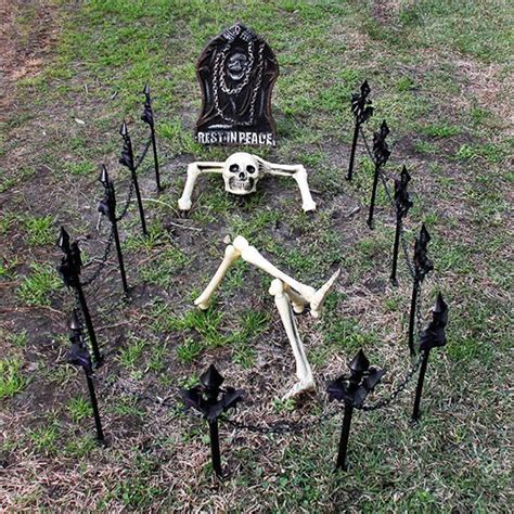 Online shopping from a great selection at movies & tv store. 25 Freaky And Creepy Halloween Yard Decorations | House Design And Decor