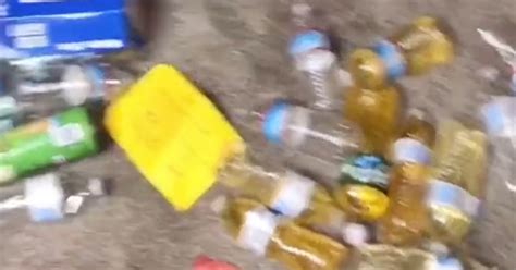 Woman Cleans Up Sister S Disgusting Bedroom Filled With Dozens Of Pee Bottles Daily Star