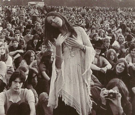 Pinterest Woodstock Hippies Woodstock Fashion Hippie Culture