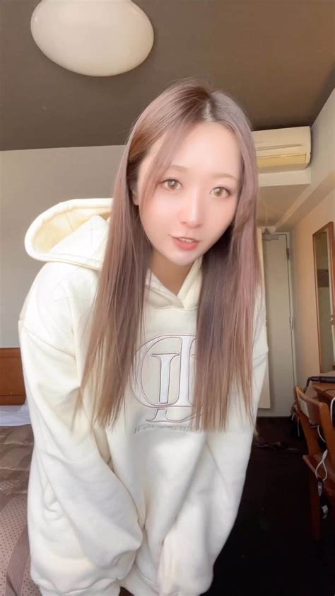 新矢皐月さんのインスタグラム動画 新矢皐月instagram「パジャマ持ってく派？持ってかない派？？ ホテル 旅行好き 宮城