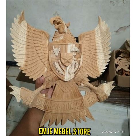 Jual Lambang Burung Garuda Ornamen Ukir Hiasan Dinding Kayu Jati Indonesia Shopee Indonesia