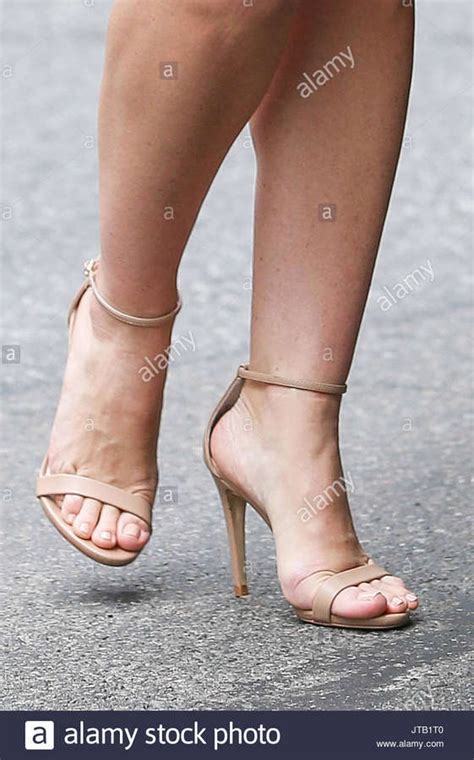 Jennie Garth Feet 4 Images Celebrity Feet