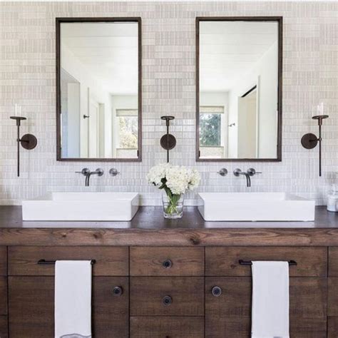 45 Cool Modern Farmhouse Master Bathroom Remodel Ideas