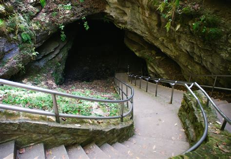 Best Caves To Hike Through In The United States