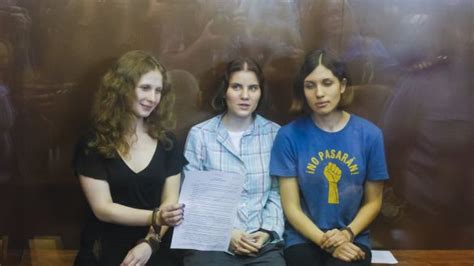 Pussy Riots Tolokonnikova Resumes Hunger Strike Alyokhina Drops Appeal