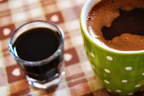 orahovača i turska kafa nut brandy and black coffee za dobro jutro
