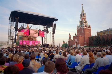Paul Mccartney Red Square Concert The Jeremy Nicholl Archive