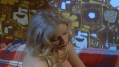 Cheryl Smith Desnuda En The Swinging Cheerleaders