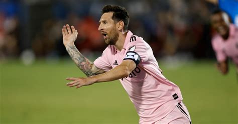 Lionel Messi Ties Game With Incredible Free Kick Against Fc Dallas In